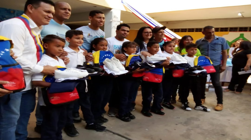 Estudiantes del estado Sucre dan la bienvenida al segundo momento académico